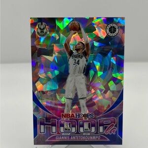 2023-24 PANINI PREMIUM STOCK GIANNIS ANTETOKOUNMPO 7/99 BLUE ICE HOOPLA NO. 9